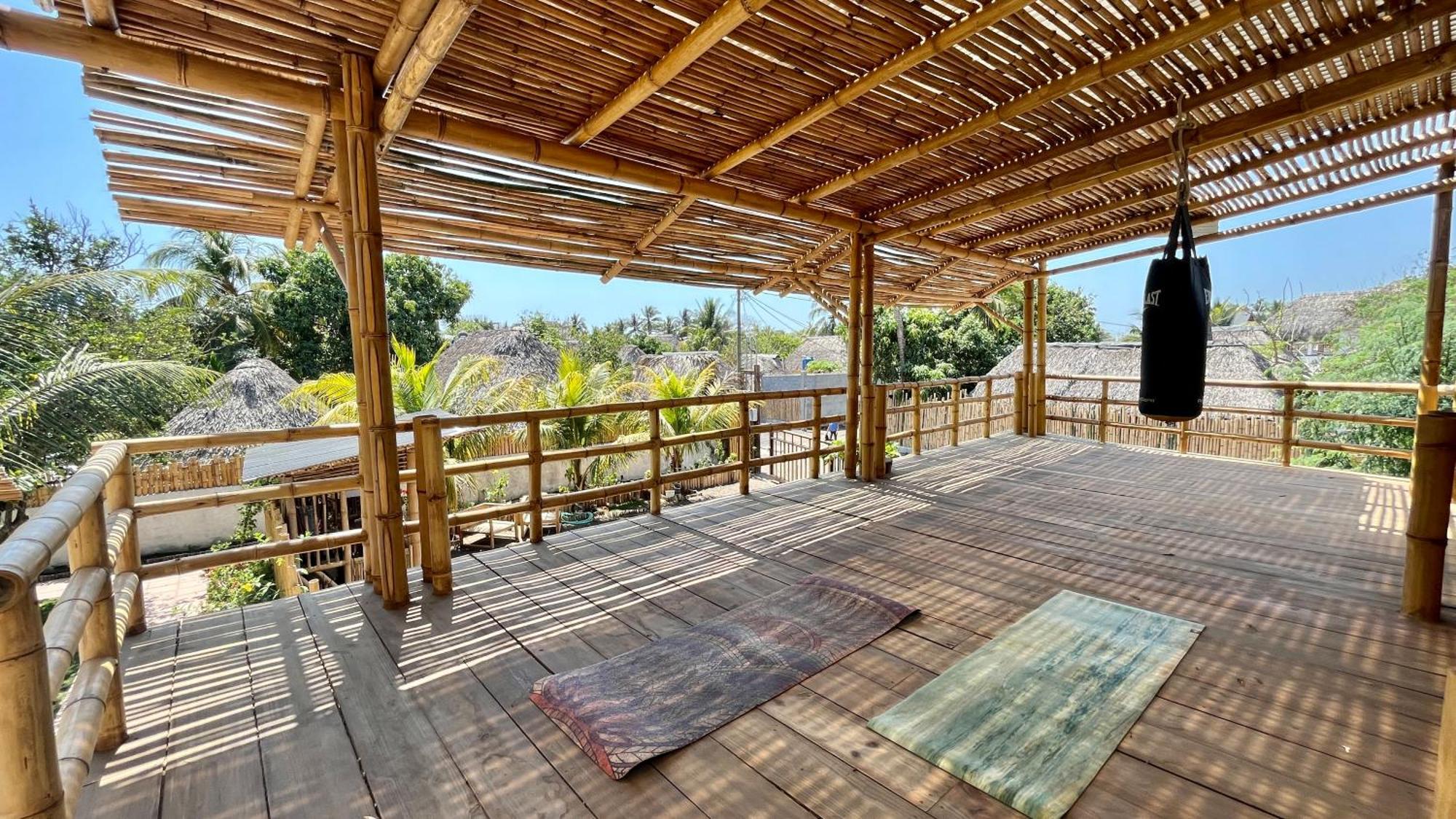 Shanti Surf Camp El Paredón Buena Vista エクステリア 写真