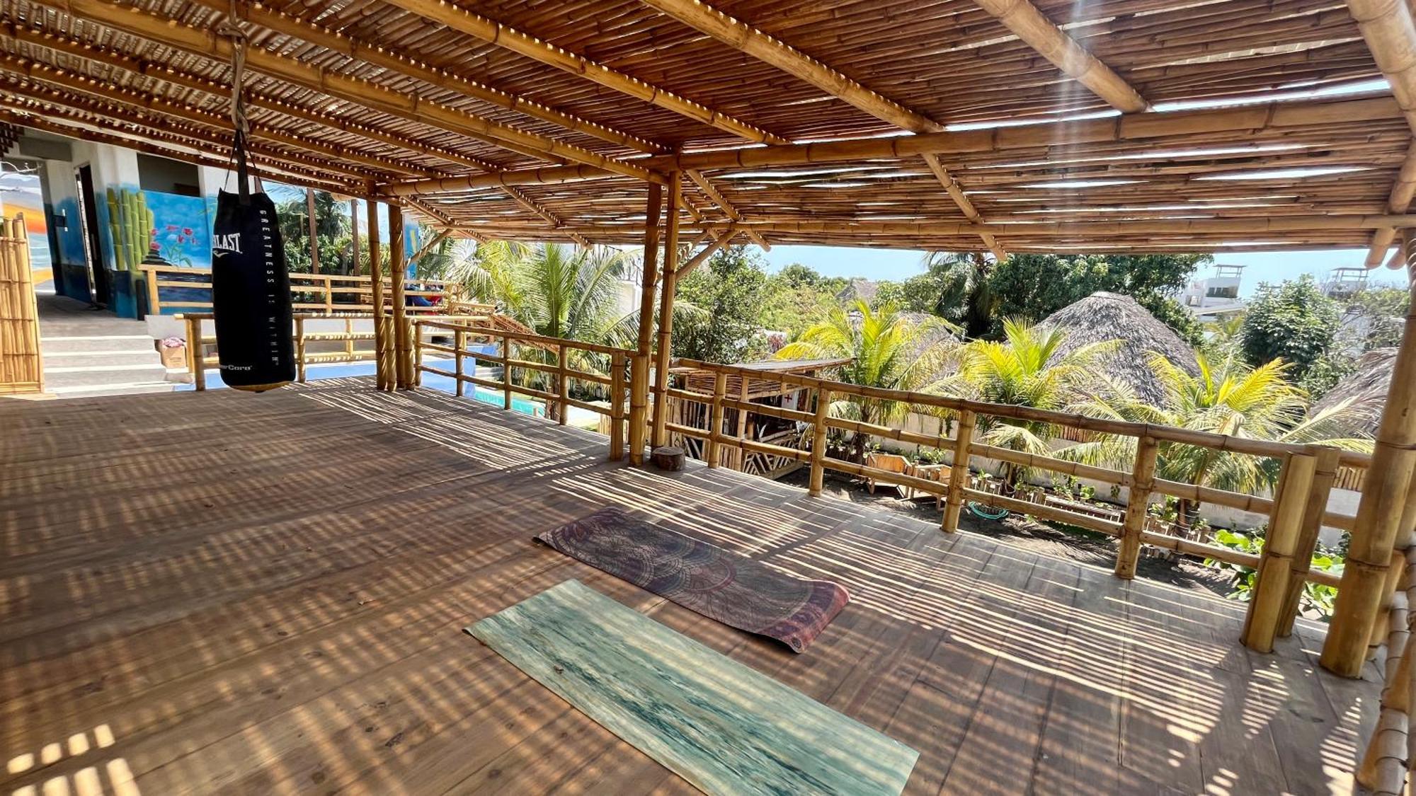 Shanti Surf Camp El Paredón Buena Vista エクステリア 写真